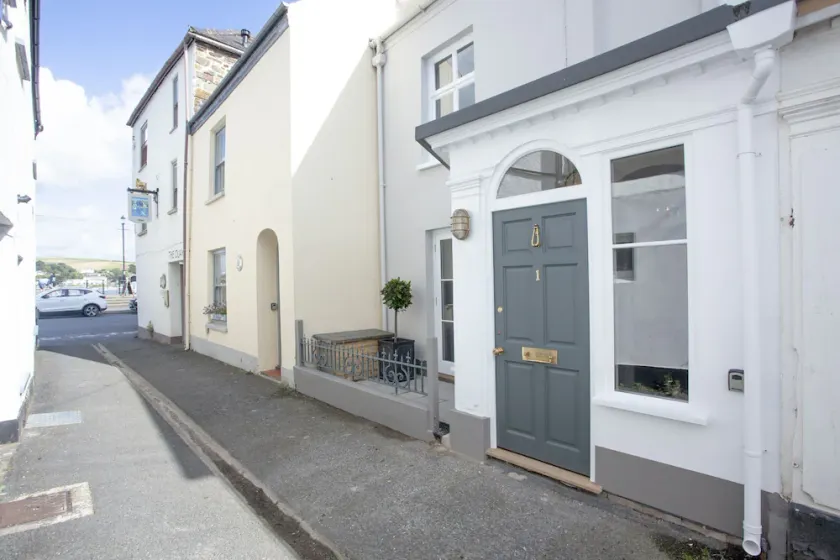 1 Quayside - Heart of Appledore - Free WiFi - Wood Burner - Coffee Machine - Image 1