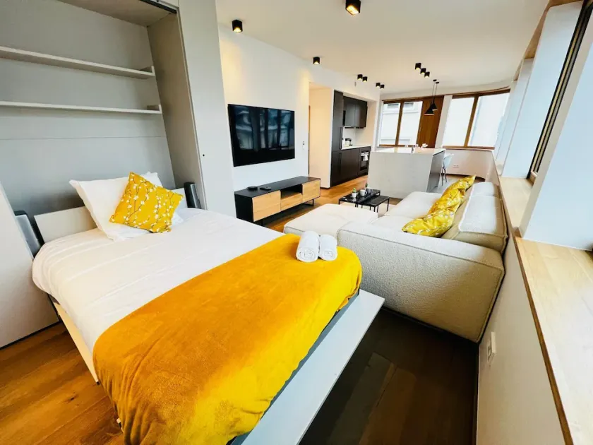 Beautiful one bedroom w balcony&parking-BEL135 - Image 1