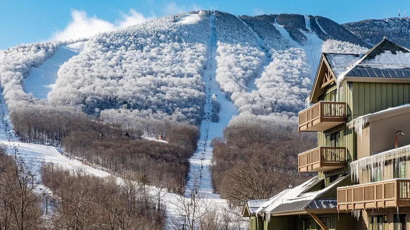 3 BDR Ski in/Ski Out Stunning MT Mansfield Views. MOUNTAIN GOLF COURSE ACCESS!! - Image 1