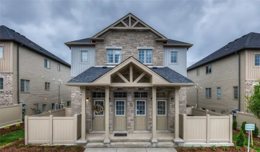 A Modern and Executive Unit~1 Parking Spot&Great Location - Close To Everything - Image 1