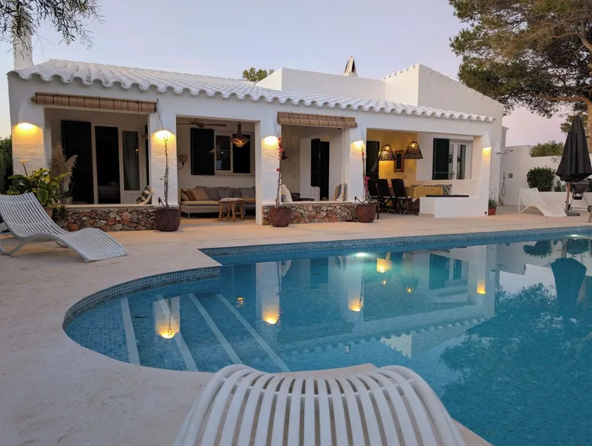 Amazing villa near the beach - Image 1
