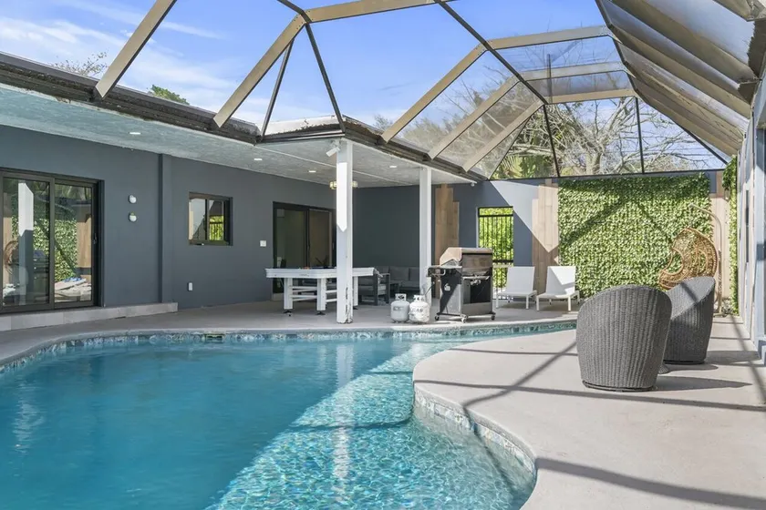 South Miami Gem • Mini Golf, Pool table • Pool_BBQ - Image 1