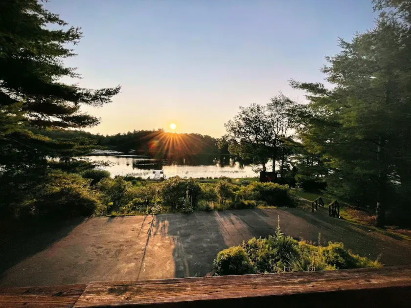 Private Lakefront on Fairview Lake - Sleeps 6-8 - Image 1