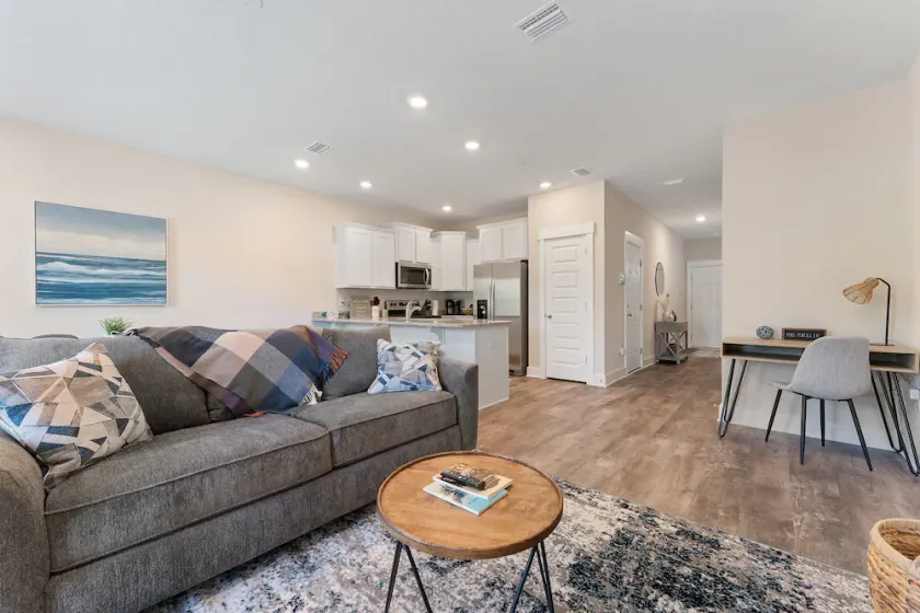 Minutes from white sand and blue seas! 3BR/2.5BA - Image 1
