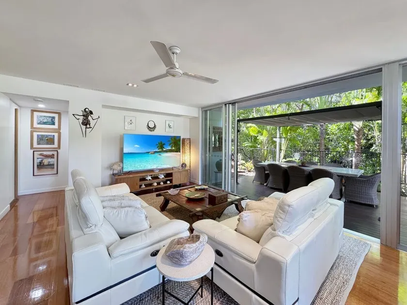 Maggies Beachfront Apt. 2 - Image 1