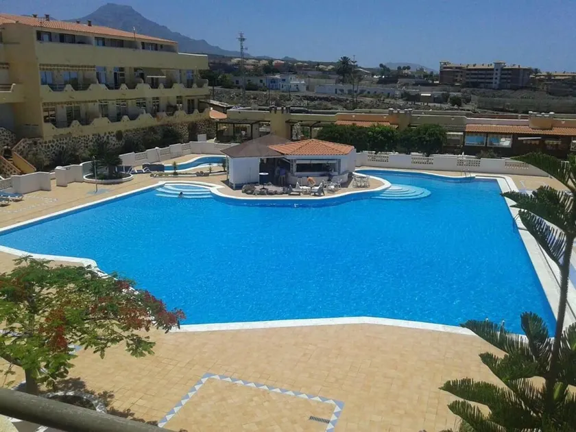 Apt - Sleeps 5 - Pool - Parking - Image 1