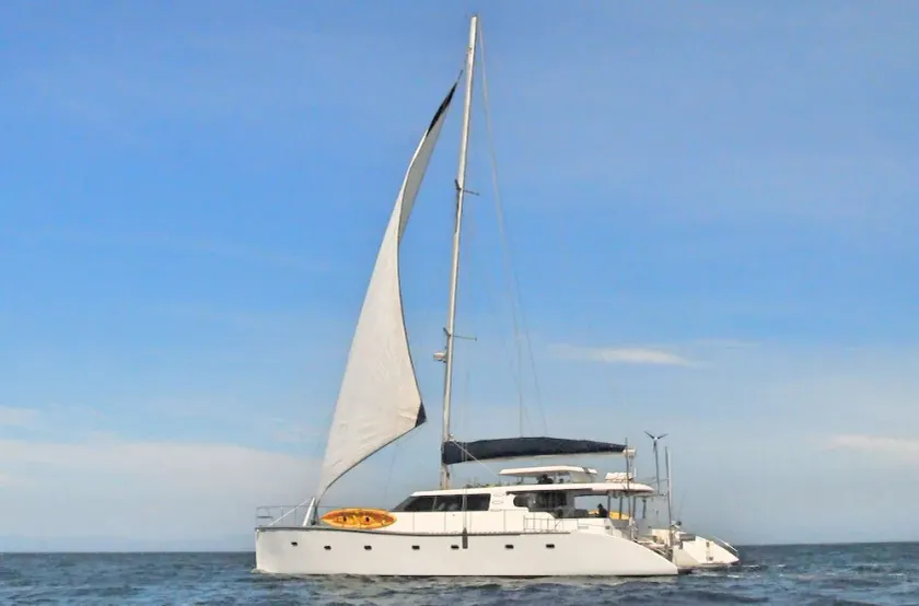 Unique & Fun Accommodation on a Boat in Paradise. - Image 1