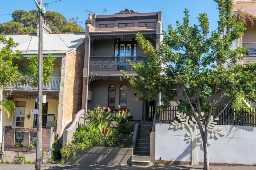 Large 4BR Terrace Home in Forest Lodge - Image 1