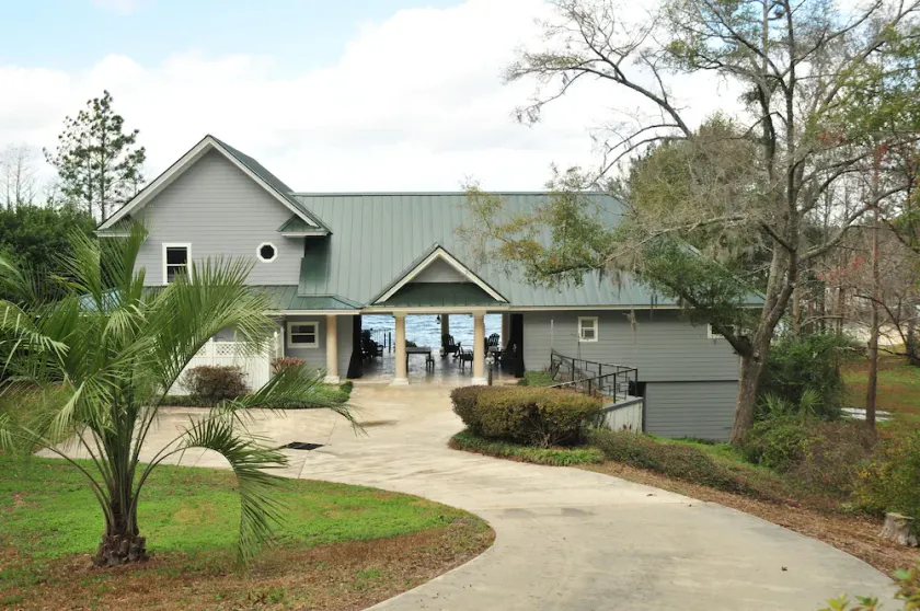 Privat Lakefront Home på Compass Lake! Dock / pooltable / WiFi. Tyst familjeflykt - Image 1