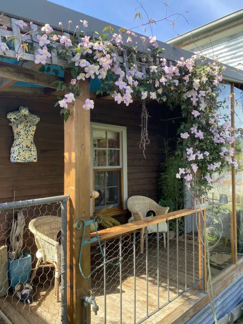 Intimate, earthy cottage in Tranquil Setting - Image 1