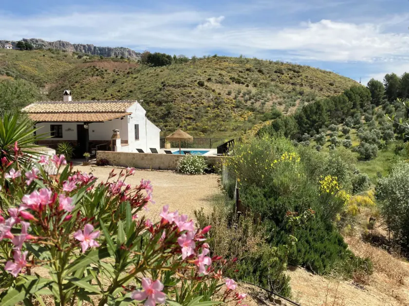 Wunderschön gelegenes Ferienhaus mit privatem Pool - Image 1