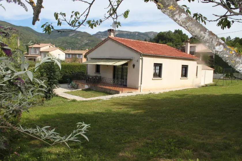 CASTELLANE GORGES DU VERDON HOUSE WITH LARGE GARDEN - Image 1
