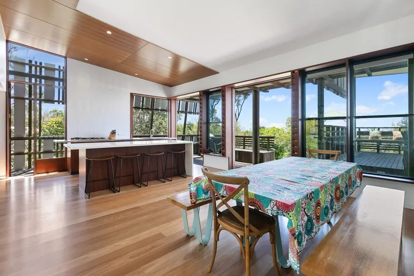 Architect designed luxury with views and walking distance to beach. - Image 1