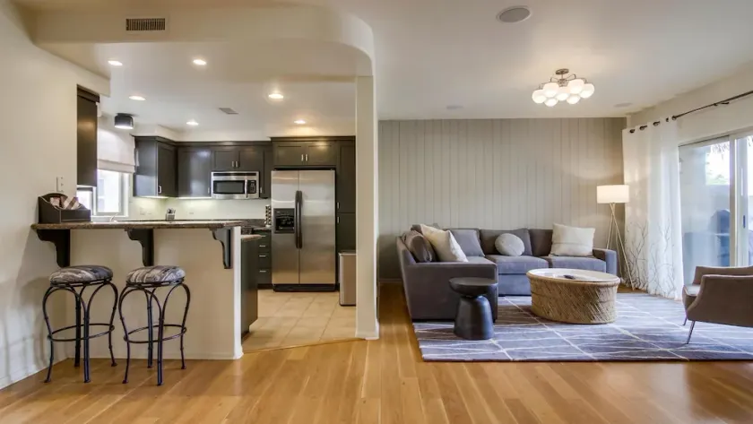Smukt udpeget og professionelt designet North Pacific Beach Townhouse - Image 1