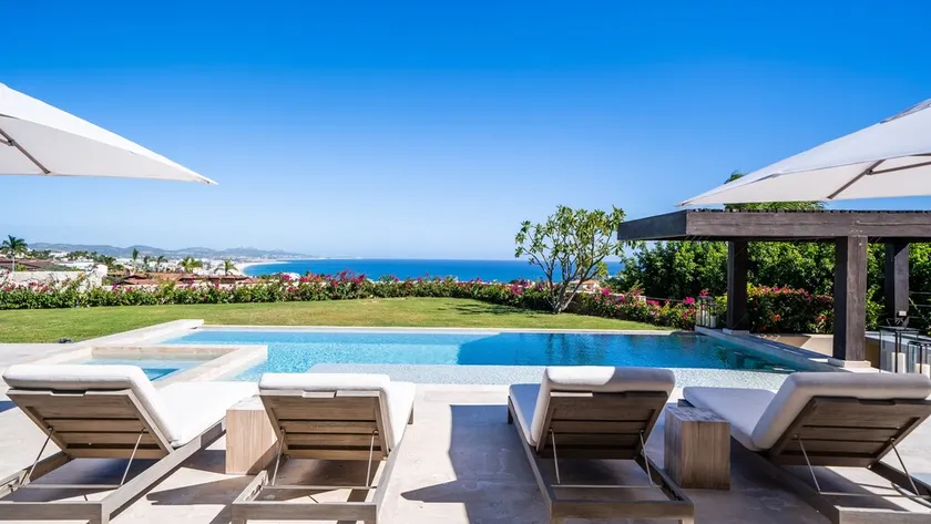 Ocean View Villa w / Private tunnel to beautiful Beach - Brand New Construction - Image 1