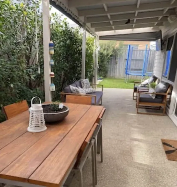 4 bedroom coastal home close to Point Lonsdale shops and Beach - Image 1
