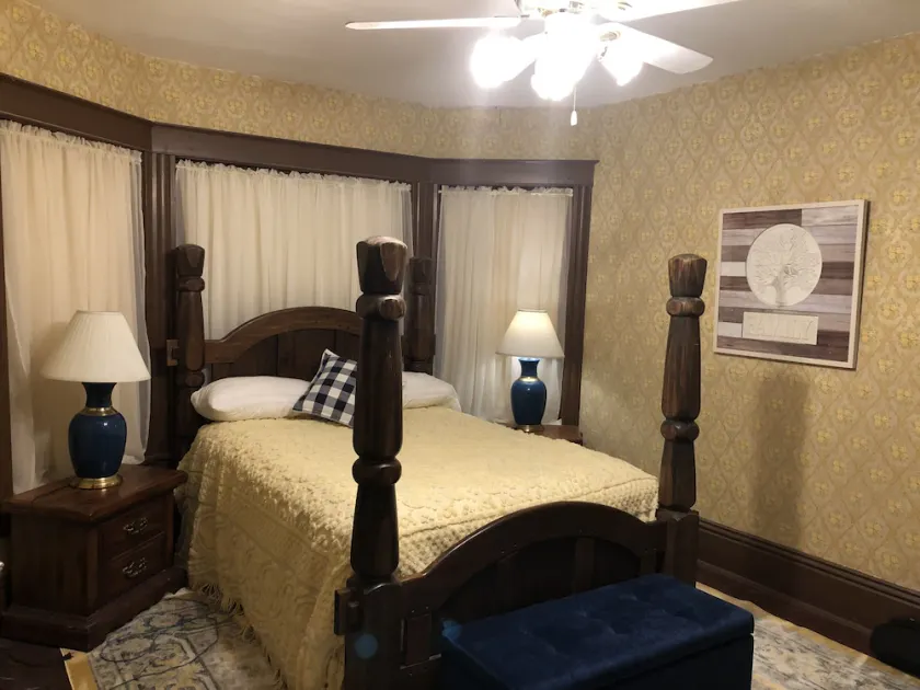 The Cottage Room at Shoal Creek B&B - Image 1