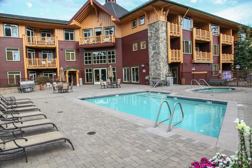 Merveilleux appartement en copropriété adapté aux familles avec jacuzzi | Vue montagne | À côté du ski - Image 1