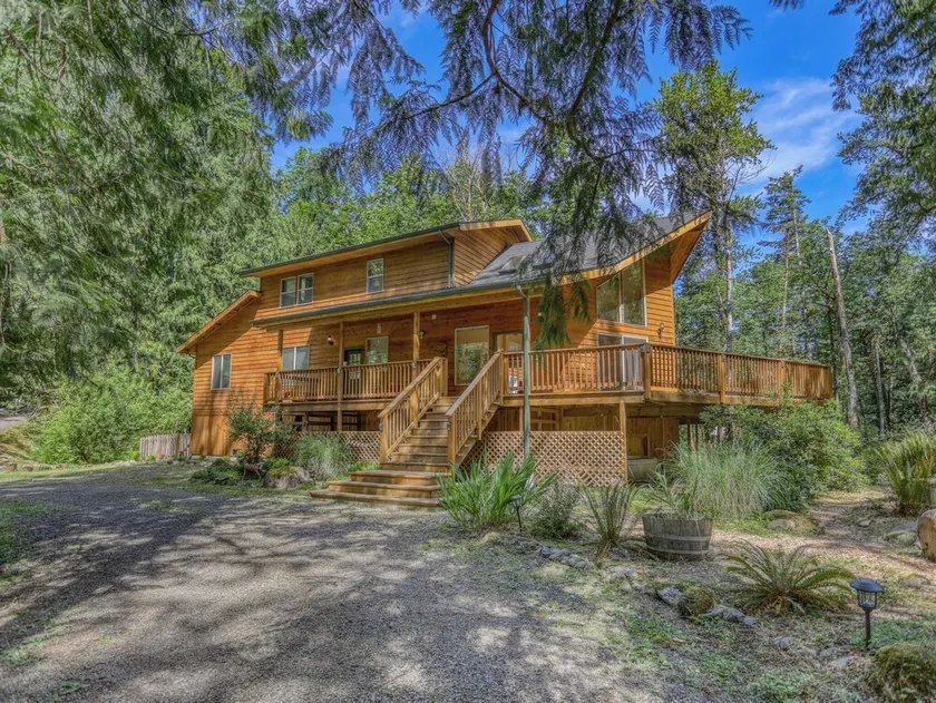 Salmon River Chalet - Meredith Lodging - Image 1