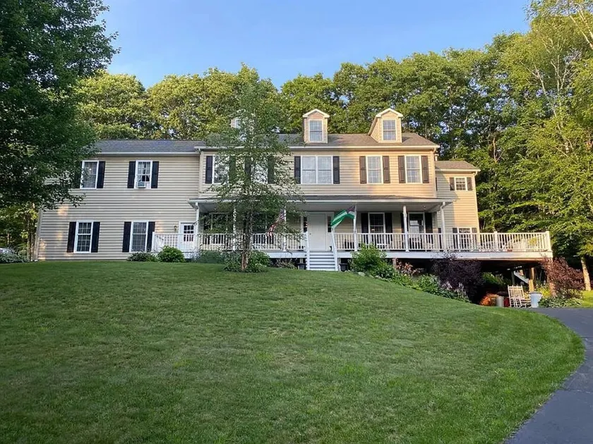 3 min. to Dreams Park, 34 ft. Long Heated Pool, Clean and Updated. Fun & Private - Image 1