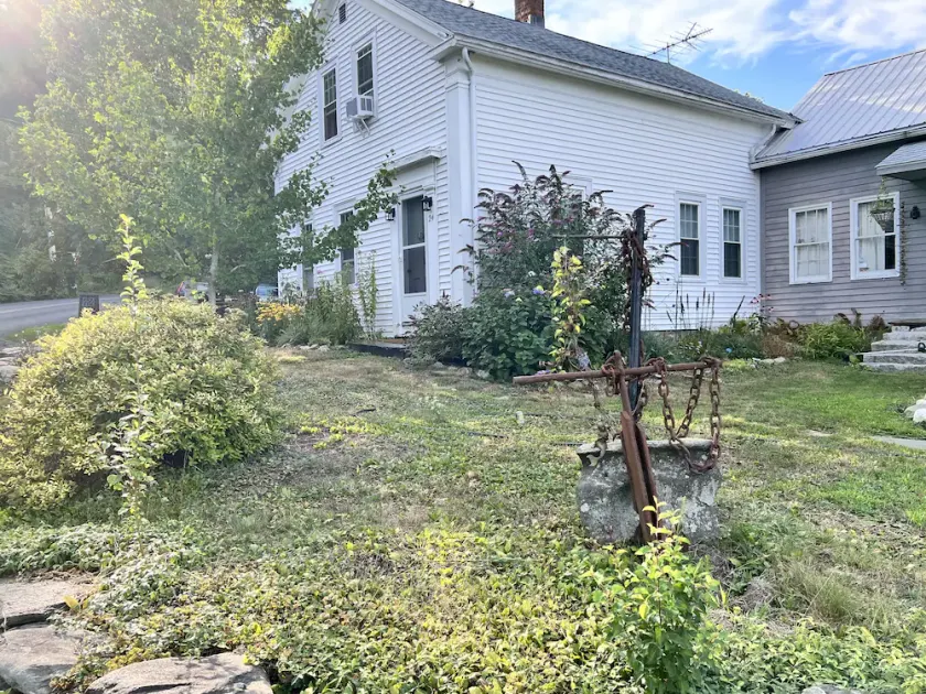 Charming, updated 3 bedroom farmhouse farm stay.  - Image 1