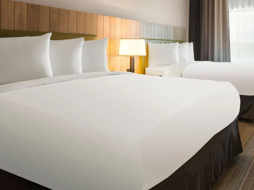 Country Inn & Suites by Radisson Washington at Meadowlands PA - Image 1
