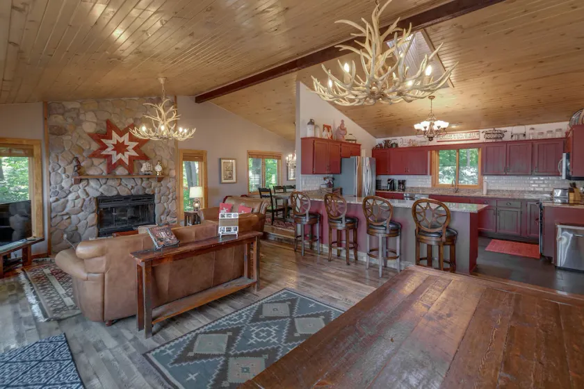 Spectacular Waterfront Gull Lake Cabin and Perfect Location Close to Everything - Image 1