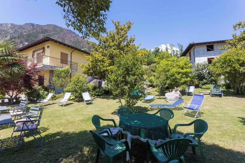 Apartamento vacacional en zona tranquila - Image 1