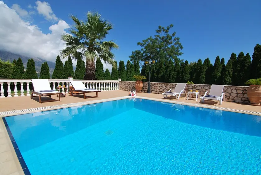 First floor independent apartment with amazing views & private pool in Pessada - Image 1