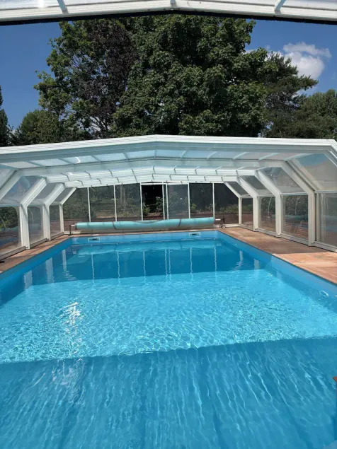Gäststuga med uppvärmd pool och jacuzzi, i en lugn by. - Image 1