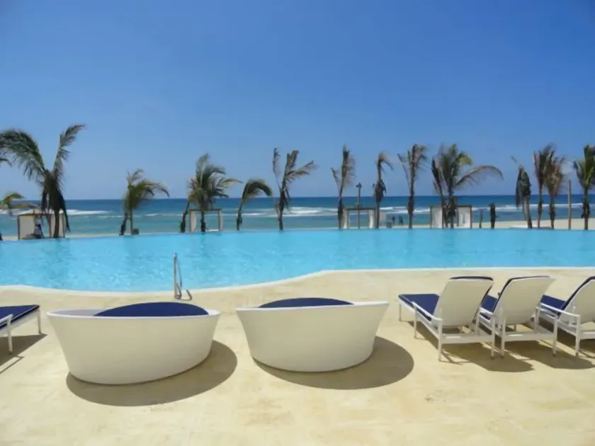 Beach-Front Apartment With Amazing View - Image 1