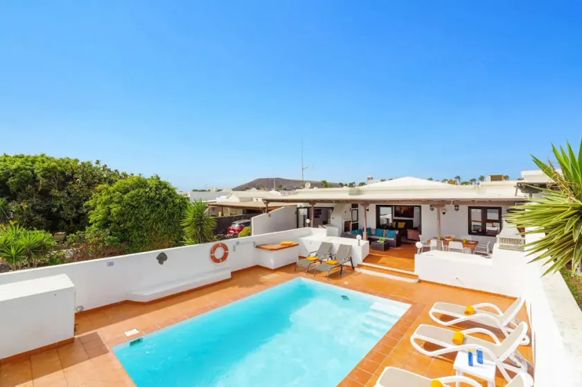 Villa Cielos by Villa Plus - Image 1