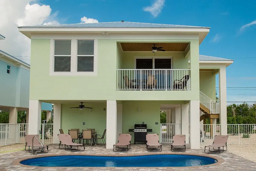 4 Bedroom 3 Full Bath Home on Canal in Marathon w/Private 35 foot dock - Image 1