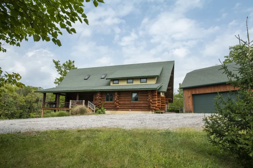 3 acre Lake, Farm Animals Petting Zoo, Horses and Horseback Riding, Room to roam - Image 1