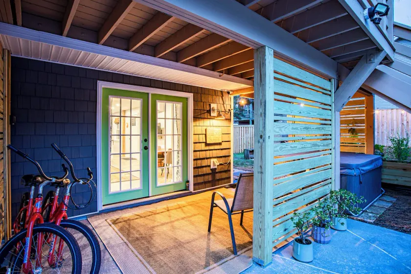 Stylish Suite for 2 - Heart of the Outer Banks - Private Gym and Hot Tub. - Image 1
