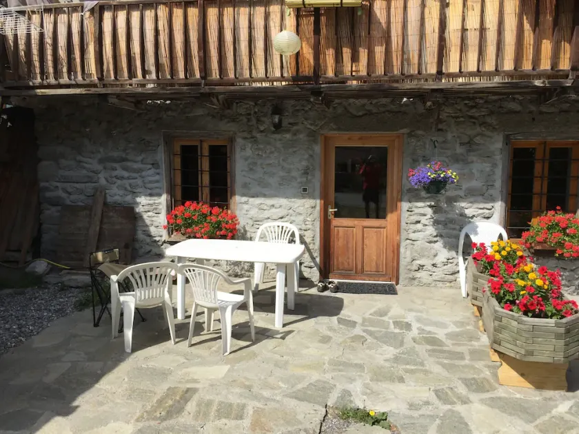 ST2 Magnificent 2-room apartment in the heart of the Queyras - Image 1