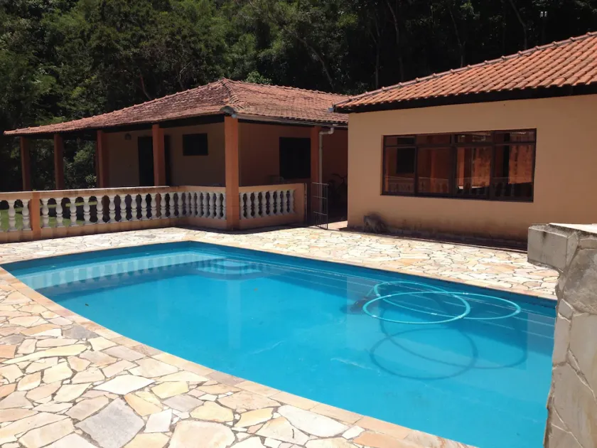 House with veranda with 2 bedrooms, 4 bathrooms, large living room - Image 1