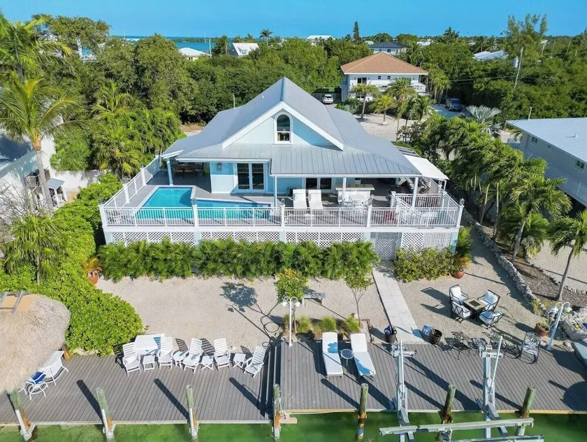 Duck Key Tarpon House 5 Bedroom 3 Baths Duck Key w/45 Dock and Private Pool boat lift available - Image 1