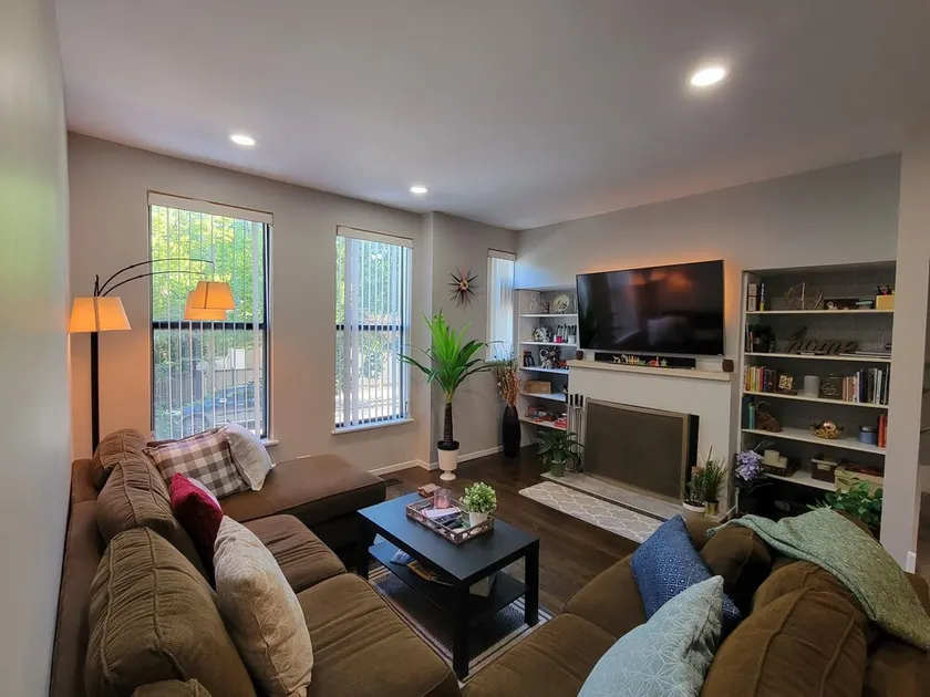 Spacious Townhome! 3 bedrooms & 2 complete bath and 2 outdoor Patios, Near Train - Image 1