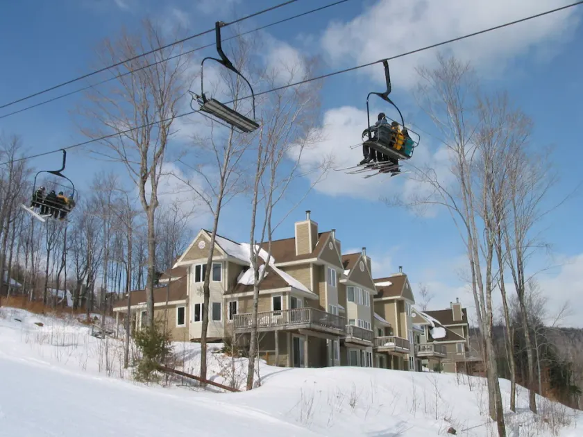 Sunday River Ski In Ski Out Locke Mountain Andelslägenhet Pool / Hot tub - Image 1