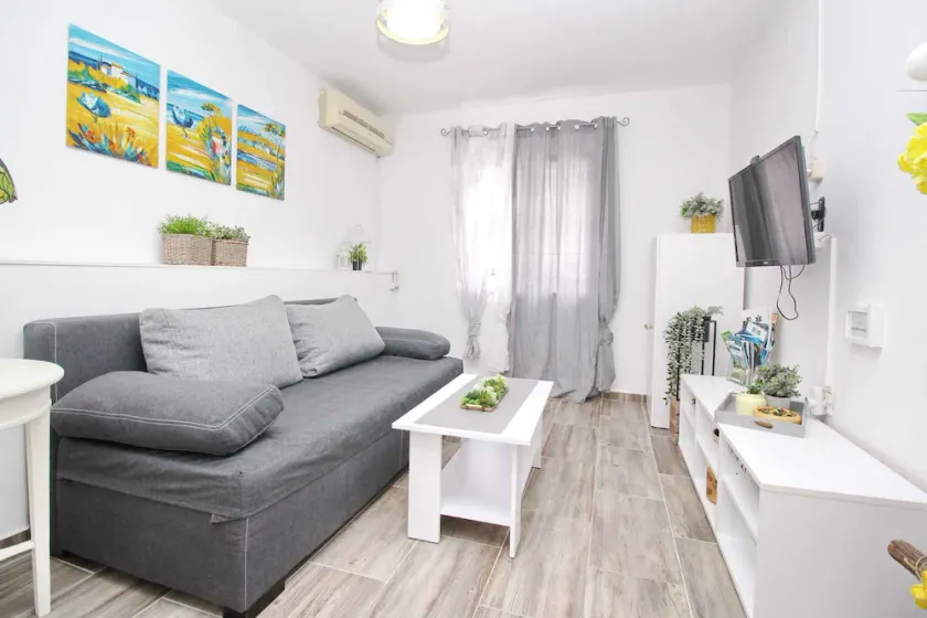 Holiday apartment with air conditioning and terrace - Image 1