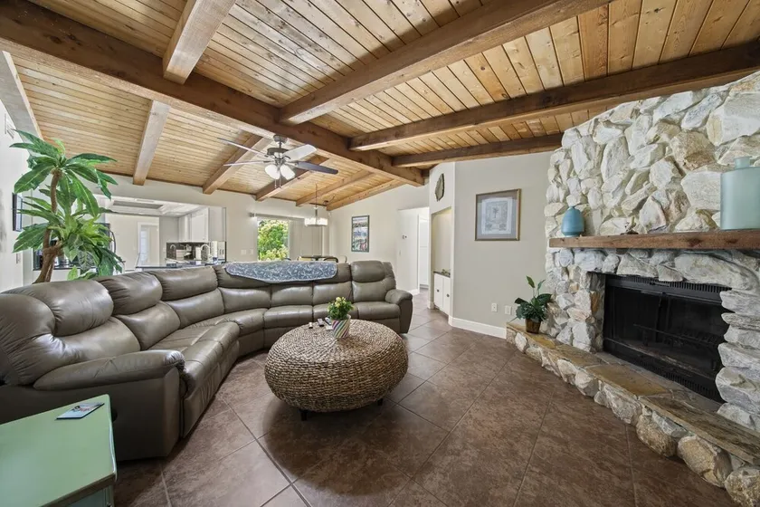 Cypress House Private SALTWATER pool. Great location, 7 miles to the beach! - Image 1