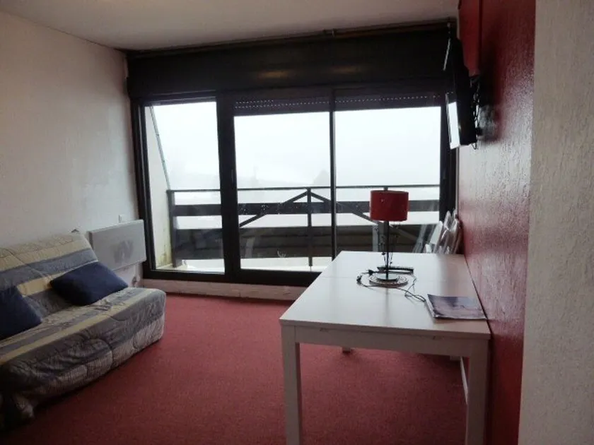 Studio for 6 at the slopes with balcony, ski locker, and free parking - Image 1