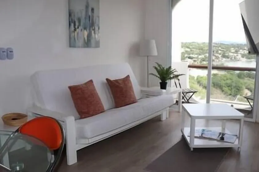 Bonita Casa en Condominio con Alberca y Acceso al Lago - Image 1