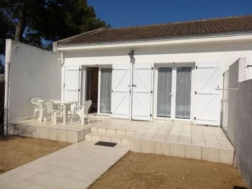 Cottage by the beach for 4 people, pets on request - Image 1