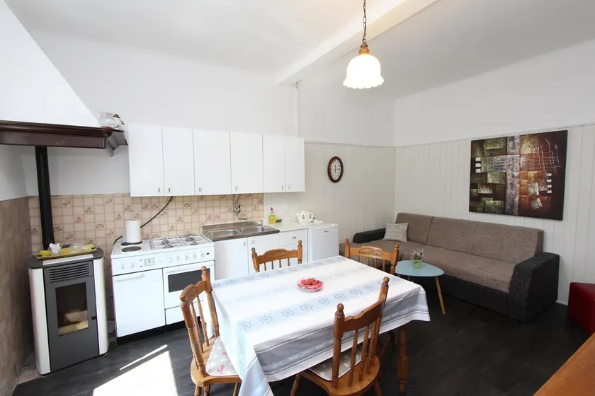 ROSANNA Comfort One-Bedroom Apartment 3 - Image 1