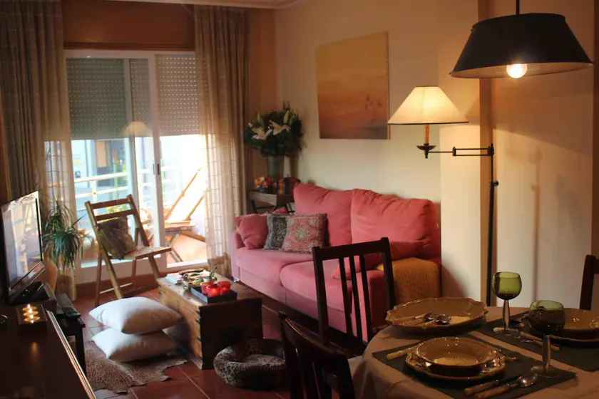 EXCLUSIVE APARTMENT IN SANXENXO, GARDEN AND SWIMMING POOL 100 M FROM SILGAR BEACH - Image 1