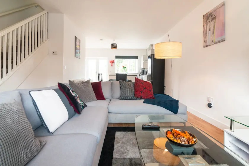Mosh Homes - Image 1