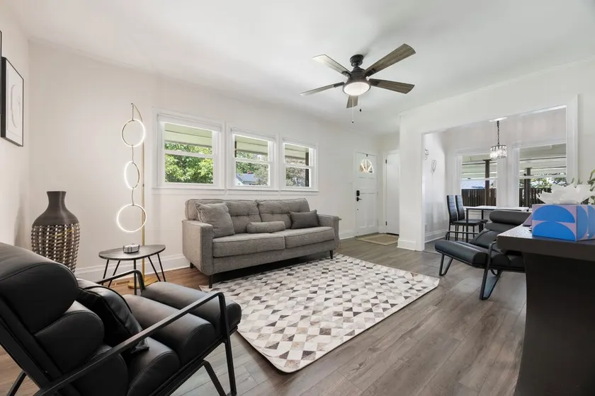 Quiet and contemporary home in coveted Watts-Hillendale. Close to Duke/VA. - Image 1
