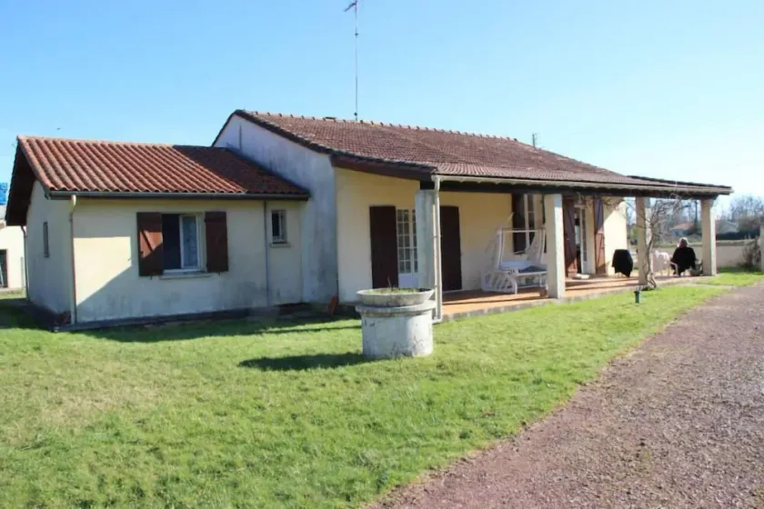 großes landhaus herz medoc dorf - Image 1